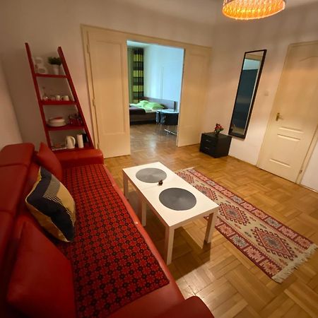 Apartment And Rooms Heart Of The City Budapest Exterior foto