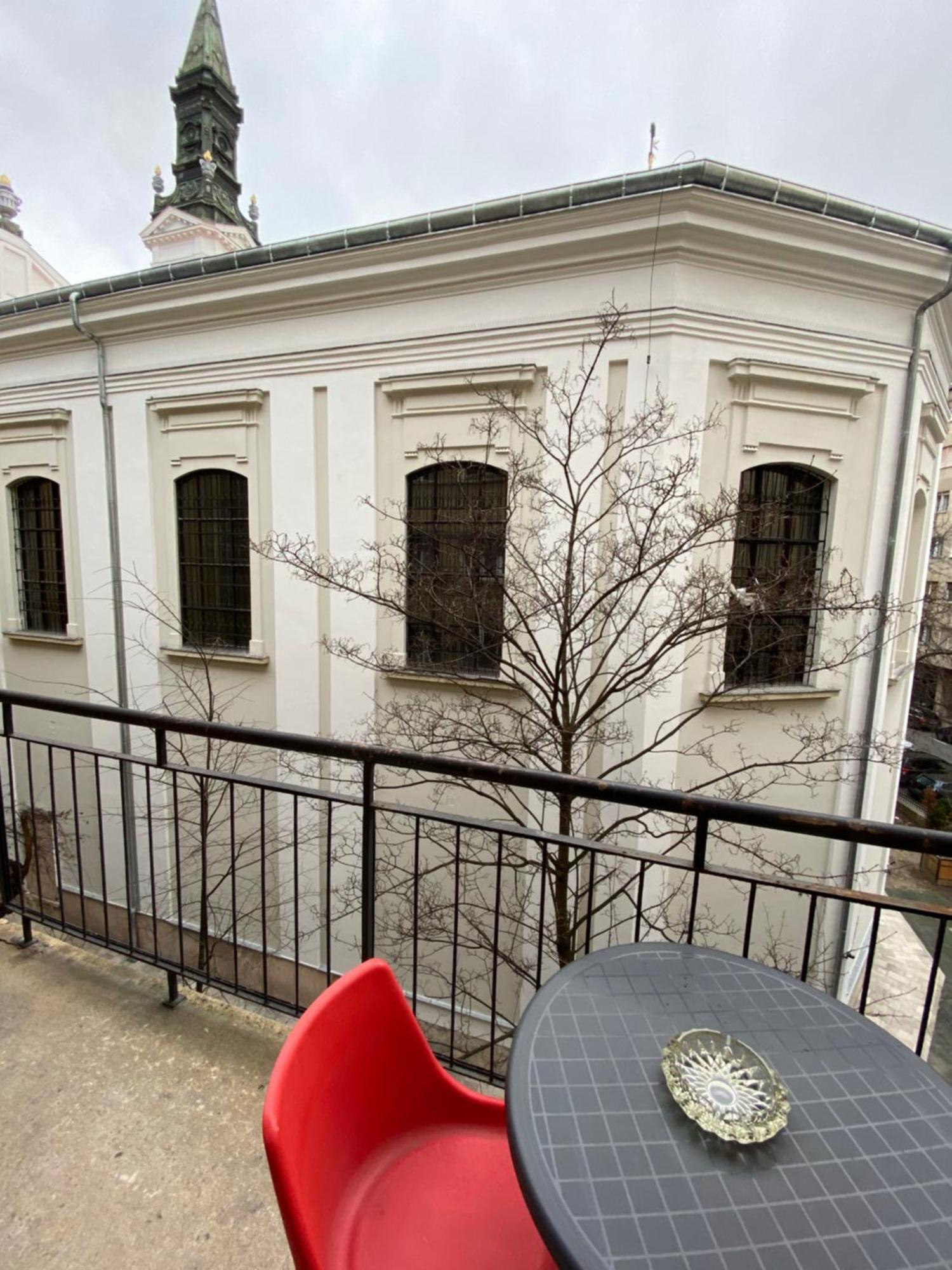 Apartment And Rooms Heart Of The City Budapest Exterior foto