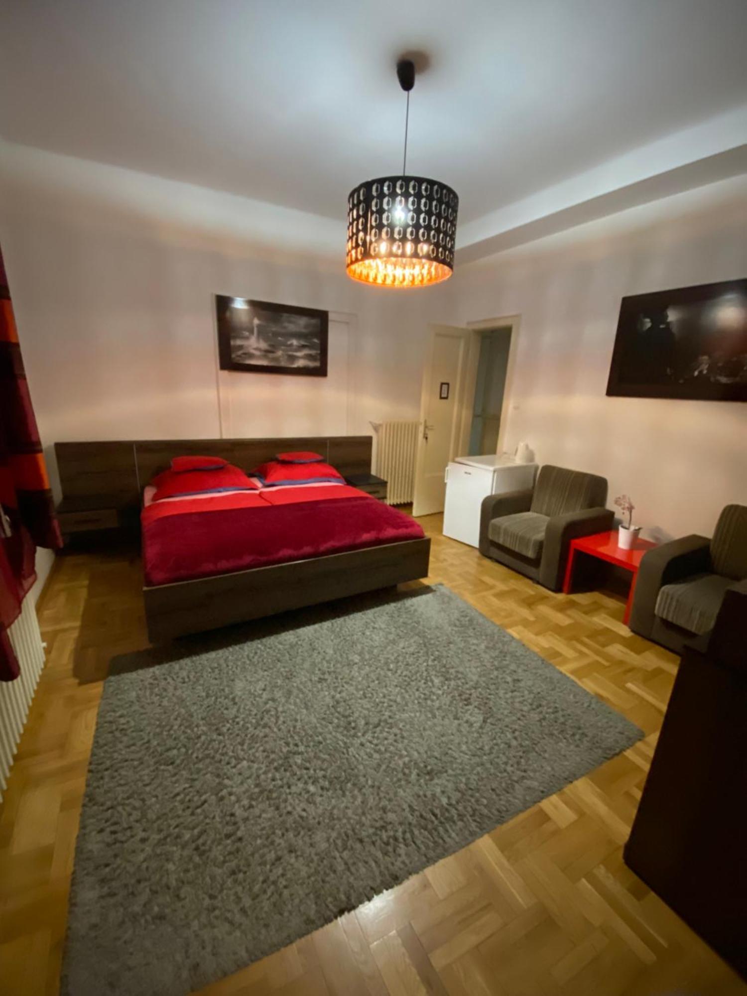 Apartment And Rooms Heart Of The City Budapest Exterior foto